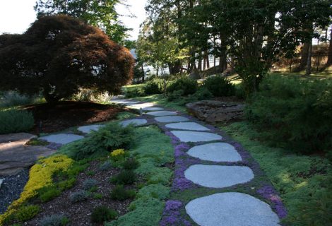 How To Install Landscape Edging for Functionality and Style